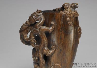 图片[3]-Carved agarwood gong vessel with dragon-and-phoenix decoration, Qianlong reign (1736-1795), Qing dynasty-China Archive